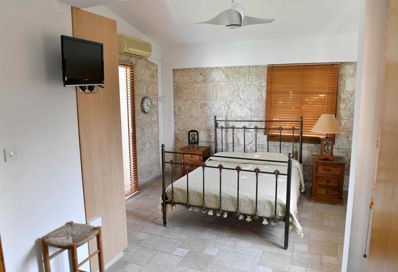 Lasa Black Rock Villa Paphos Exterior photo
