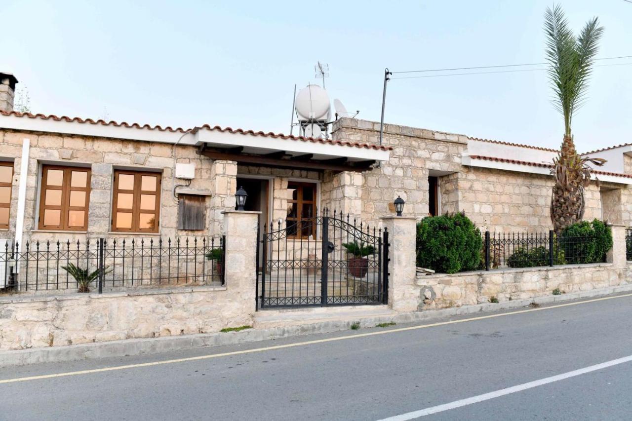 Lasa Black Rock Villa Paphos Exterior photo