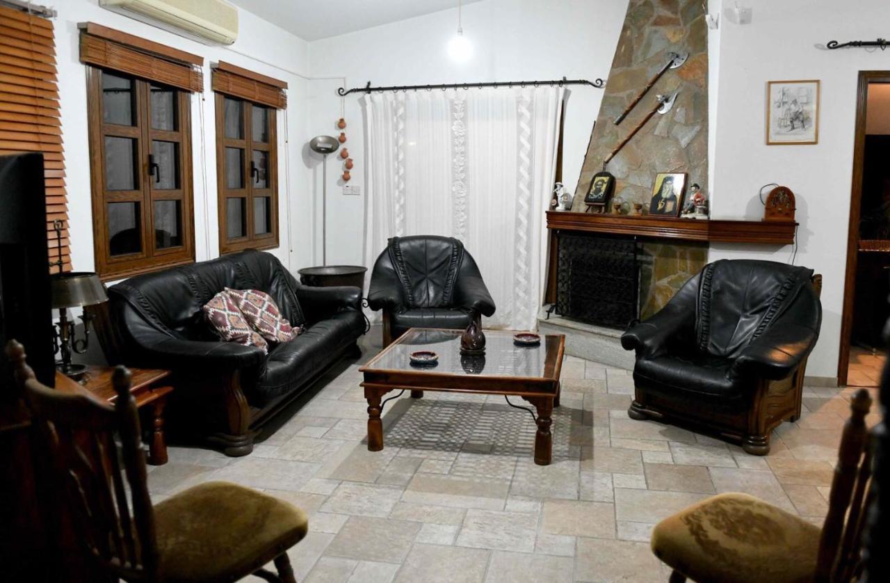 Lasa Black Rock Villa Paphos Exterior photo